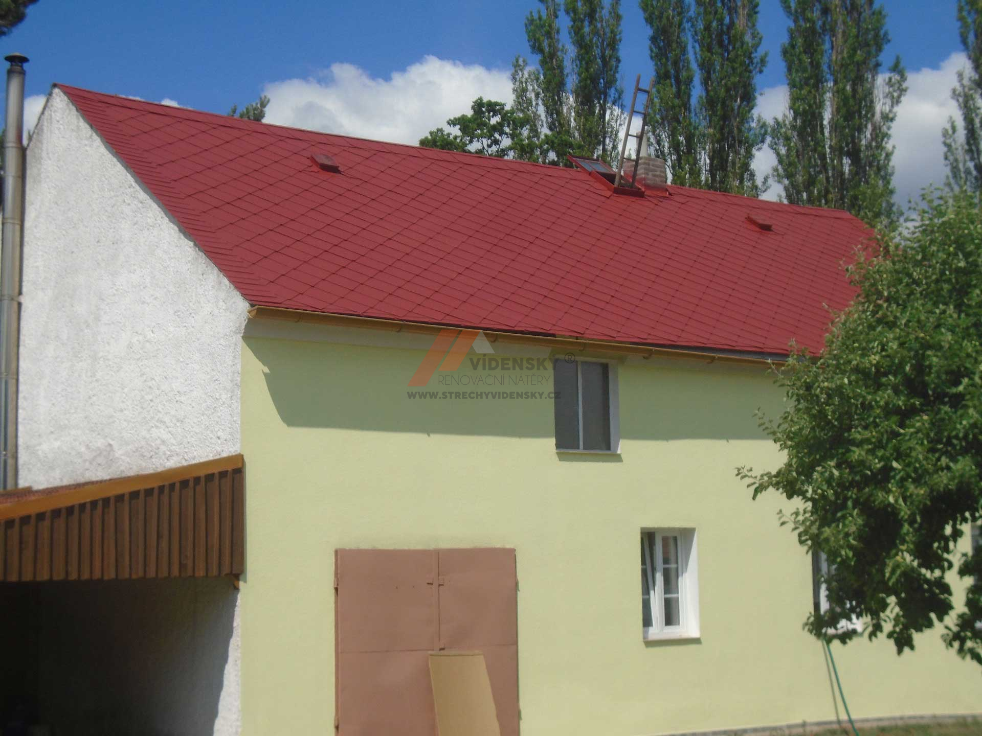 Vídenský | Renovační nátěr eternitové střechy 05 - Červený odstín